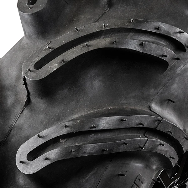 28-11-14 Outlaw 2 Tire 5 28-11-14 Outlaw 2 Tire - Image 3